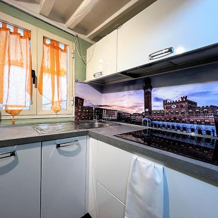Apartamento Mezzanino Al Porrione Siena Exterior foto